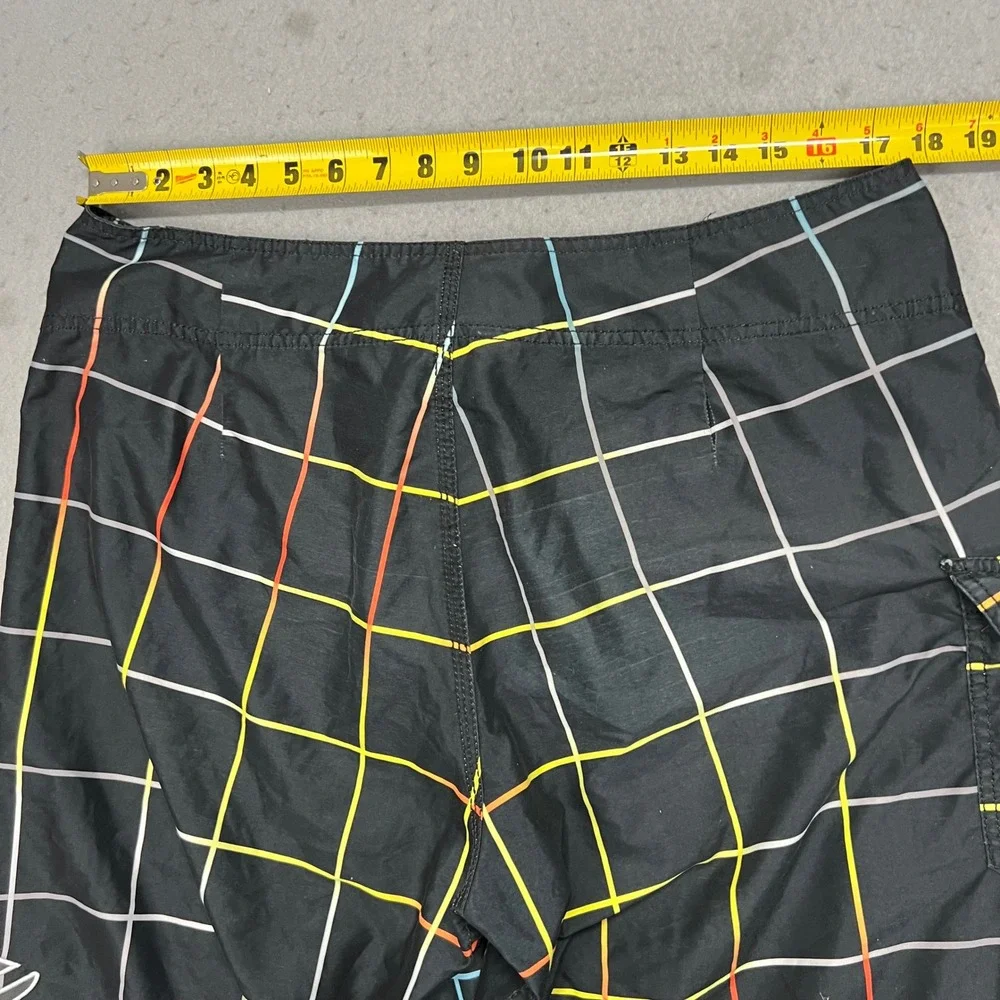 Reef Mens Board Shorts Size 38 Black Multi Color Grid Plaid Surf Swim Trunks‎